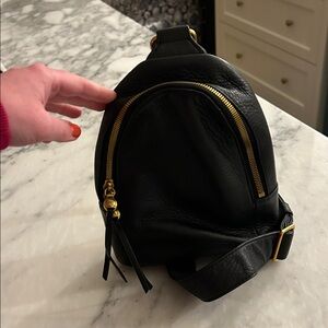 HOBO Fern Sling Pebble Black